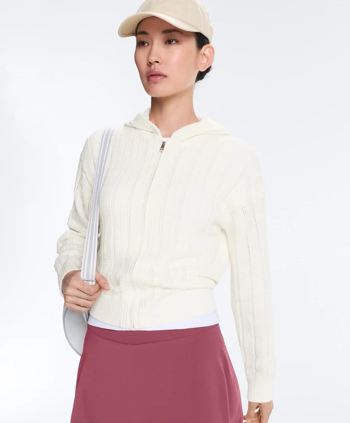 Chaqueta con capucha de punto calado Chaqueta con capucha de punto calado