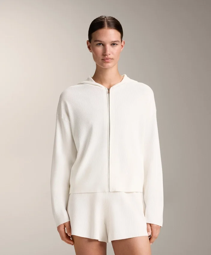 Chaqueta con capucha de punto lavado Chaqueta con capucha de punto lavado