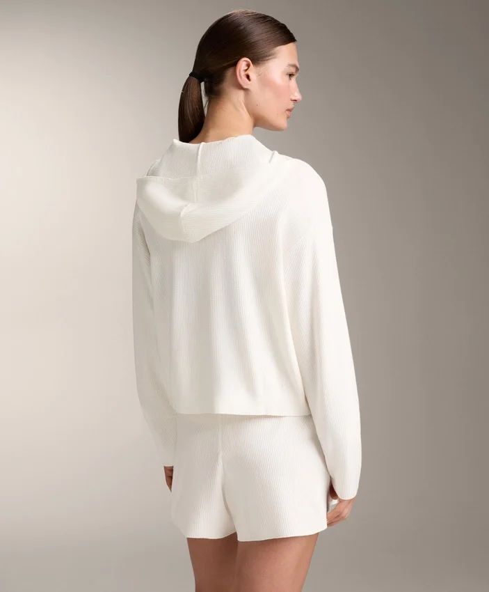 Chaqueta con capucha de punto lavado Chaqueta con capucha de punto lavado