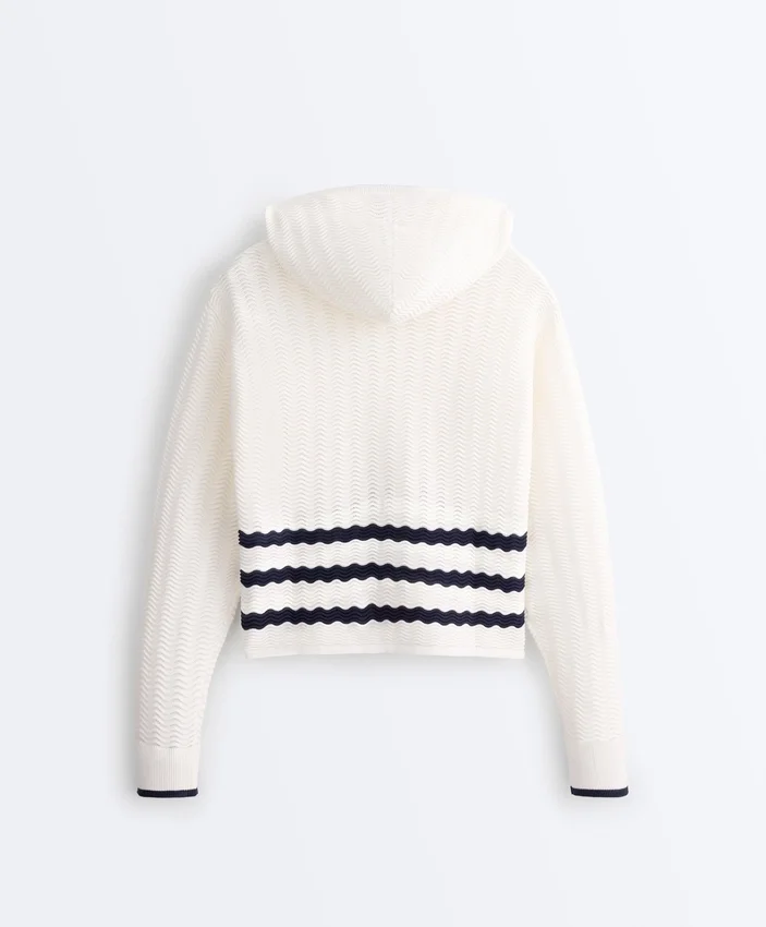 Chaqueta con capucha de punto ondulado Chaqueta con capucha de punto ondulado