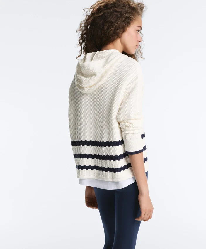 Chaqueta con capucha de punto ondulado Chaqueta con capucha de punto ondulado