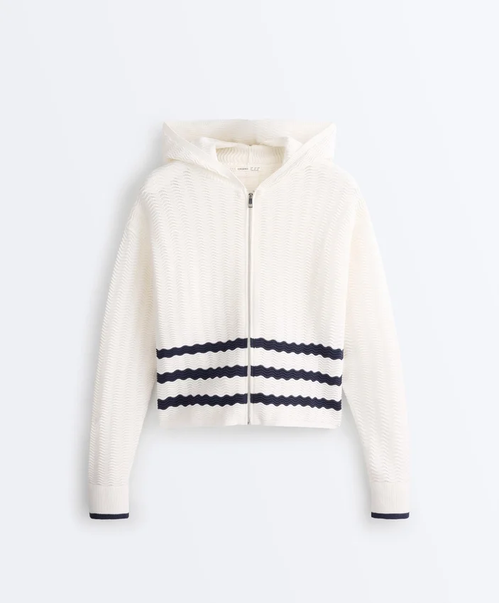 Chaqueta con capucha de punto ondulado Chaqueta con capucha de punto ondulado