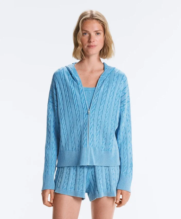 Chaqueta con capucha de punto trenzado lavado Chaqueta con capucha de punto trenzado lavado