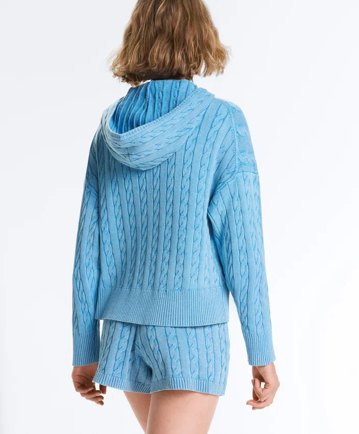 Chaqueta con capucha de punto trenzado lavado Chaqueta con capucha de punto trenzado lavado