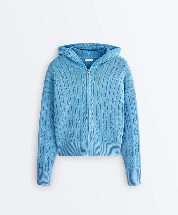 Chaqueta con capucha de punto trenzado lavado Chaqueta con capucha de punto trenzado lavado