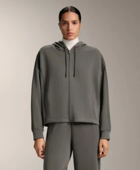 Chaqueta con capucha y detalles acanalados en modal cepillado