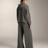 Chaqueta con capucha y detalles acanalados en modal cepillado