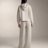 Chaqueta con capucha y detalles acanalados en modal cepillado