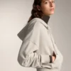 Chaqueta con capucha y mangas anchas de algodón Chaqueta con capucha y mangas anchas de algodón