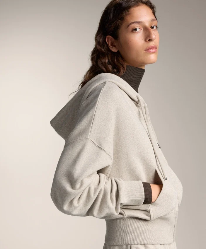 Chaqueta con capucha y mangas anchas de algodón Chaqueta con capucha y mangas anchas de algodón