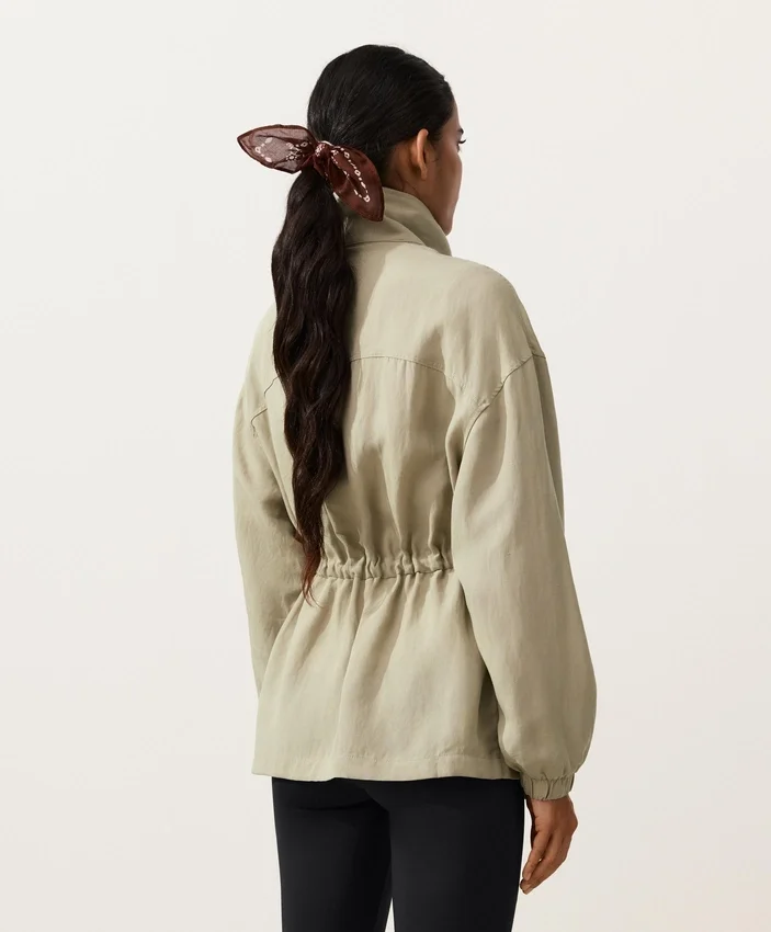 Chaqueta con cintura fruncida de mezcla de lyocell y 24 % de lino Chaqueta con cintura fruncida de mezcla de lyocell y 24 % de lino