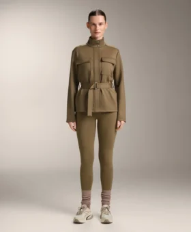 Chaqueta con efecto neopreno y cinturón
