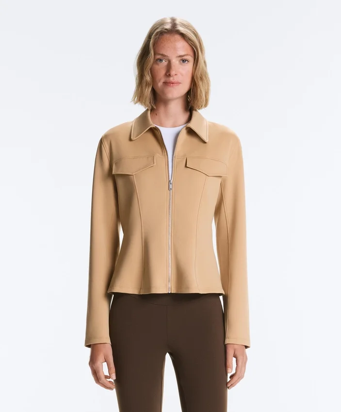 Chaqueta con volantes efecto neopreno y ribetes Chaqueta con volantes efecto neopreno y ribetes