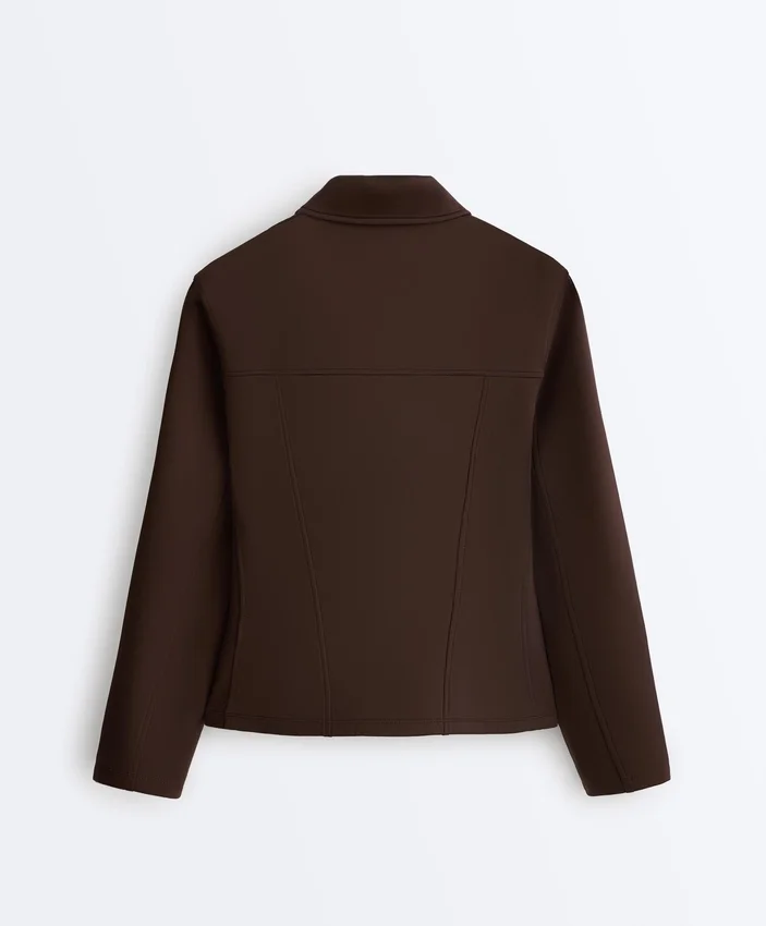Chaqueta con volantes efecto neopreno y ribetes Chaqueta con volantes efecto neopreno y ribetes