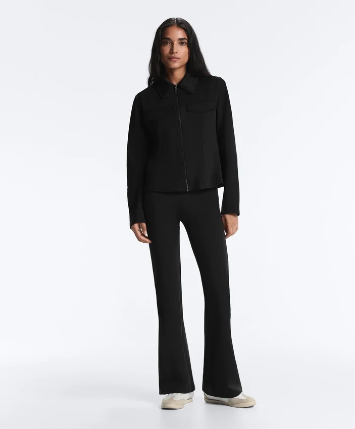 Pantalones acampanados de talle alto con efecto neopreno Pantalones acampanados de talle alto con efecto neopreno