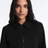 Chaqueta con volantes efecto neopreno y ribetes