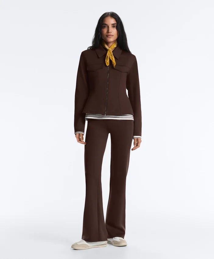 Chaqueta con volantes efecto neopreno y ribetes Chaqueta con volantes efecto neopreno y ribetes