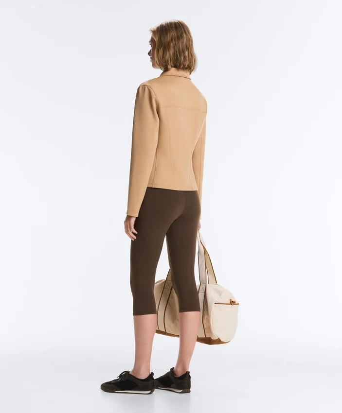 Chaqueta con volantes efecto neopreno y ribetes Chaqueta con volantes efecto neopreno y ribetes