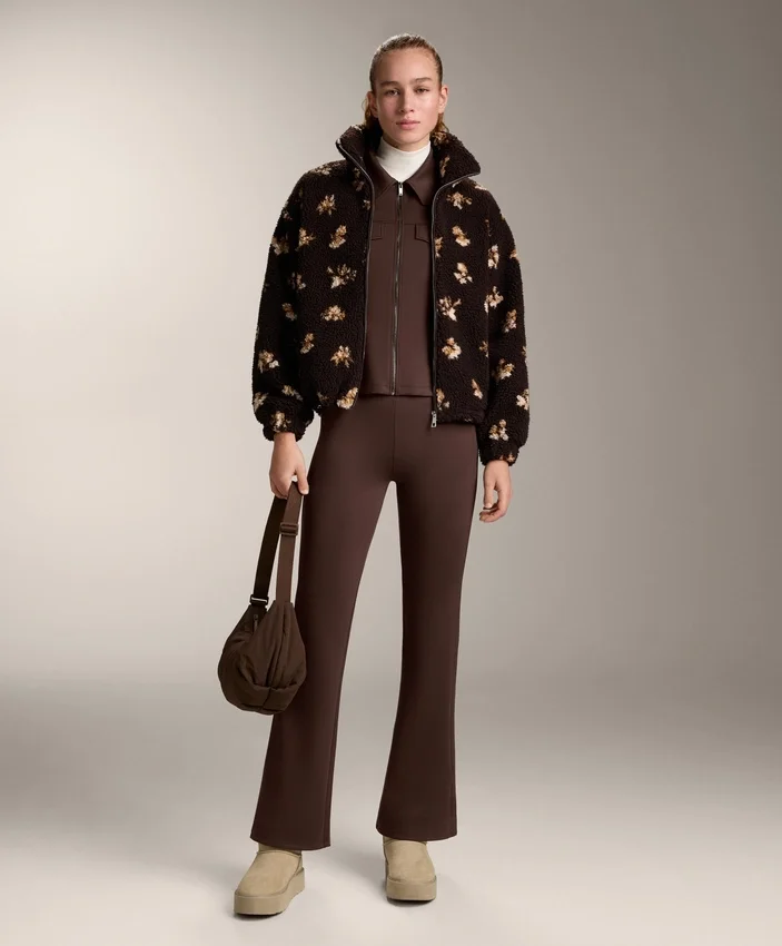 Chaqueta con volantes efecto neopreno y ribetes Chaqueta con volantes efecto neopreno y ribetes