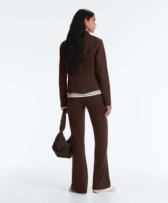 Chaqueta con volantes efecto neopreno y ribetes Chaqueta con volantes efecto neopreno y ribetes