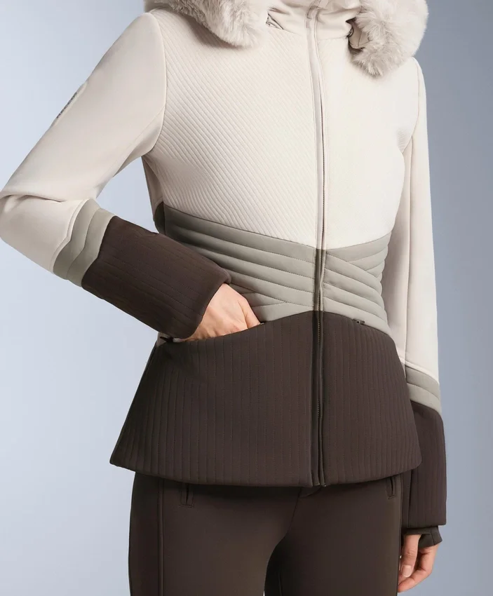 Chaqueta de esquí Primaloft® ajustada y resistente al agua con bloques de color Chaqueta de esquí Primaloft® ajustada y resistente al agua con bloques de color
