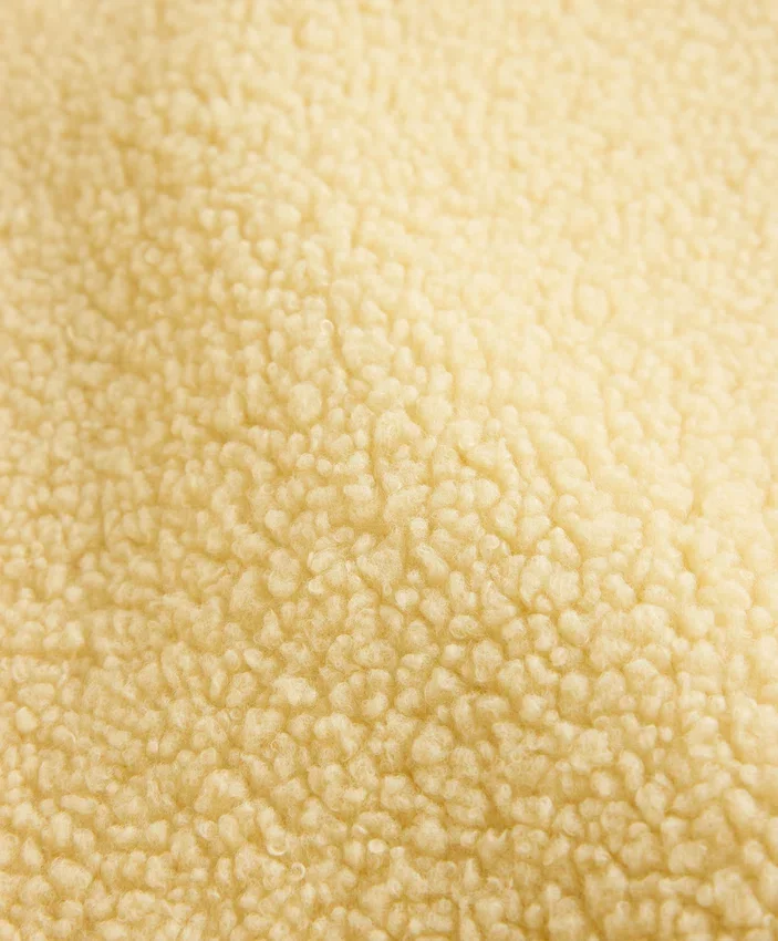 Chaqueta de imitación de piel de oveja con capucha Chaqueta de imitación de piel de oveja con capucha