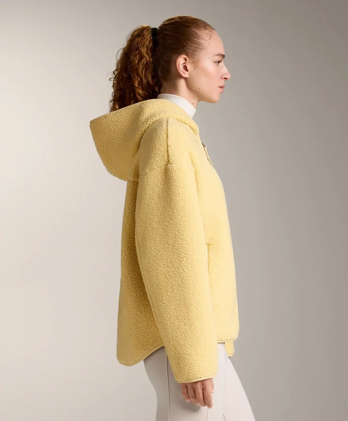 Chaqueta de imitación de piel de oveja con capucha Chaqueta de imitación de piel de oveja con capucha