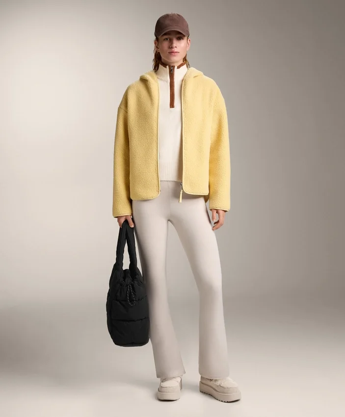 Chaqueta de imitación de piel de oveja con capucha Chaqueta de imitación de piel de oveja con capucha