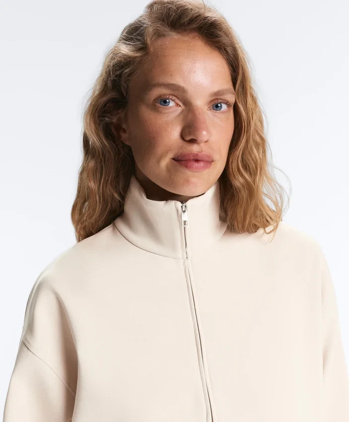 Chaqueta de piqué con cuello alto y algodón Chaqueta de piqué con cuello alto y algodón
