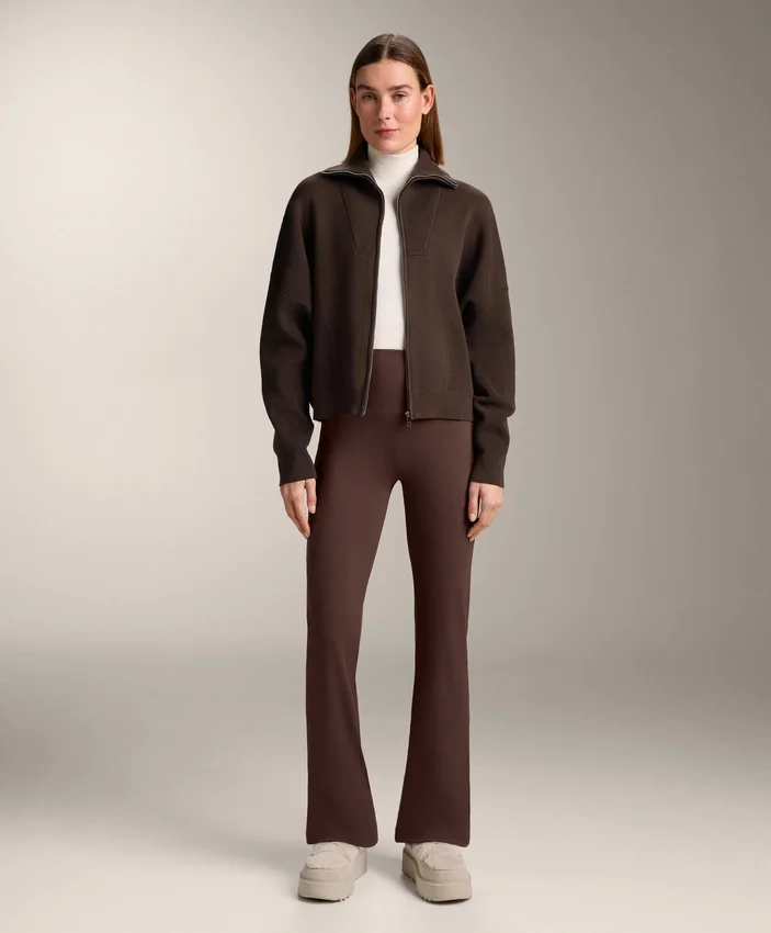 Chaqueta de punto con cuello acanalado Chaqueta de punto con cuello acanalado