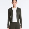 Chaqueta de punto de corte ajustado con capucha Chaqueta de punto de corte ajustado con capucha