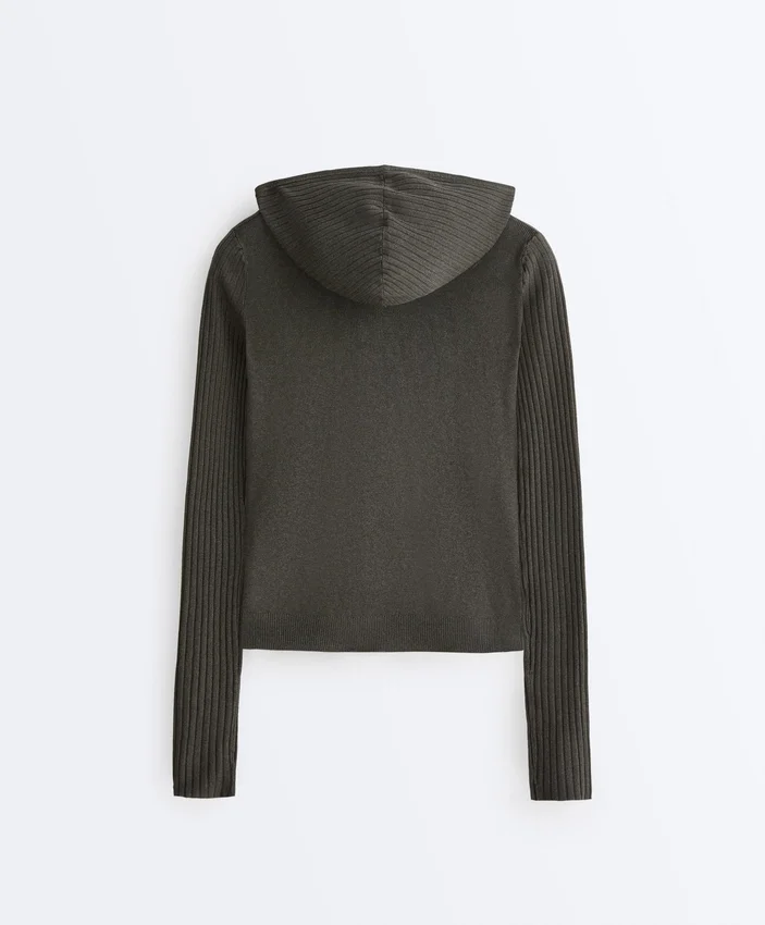 Chaqueta de punto de corte ajustado con capucha Chaqueta de punto de corte ajustado con capucha