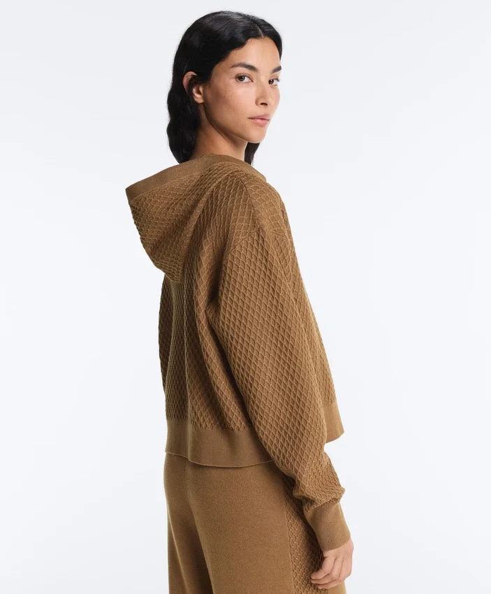 Chaqueta de punto estructurada con capucha Chaqueta de punto estructurada con capucha
