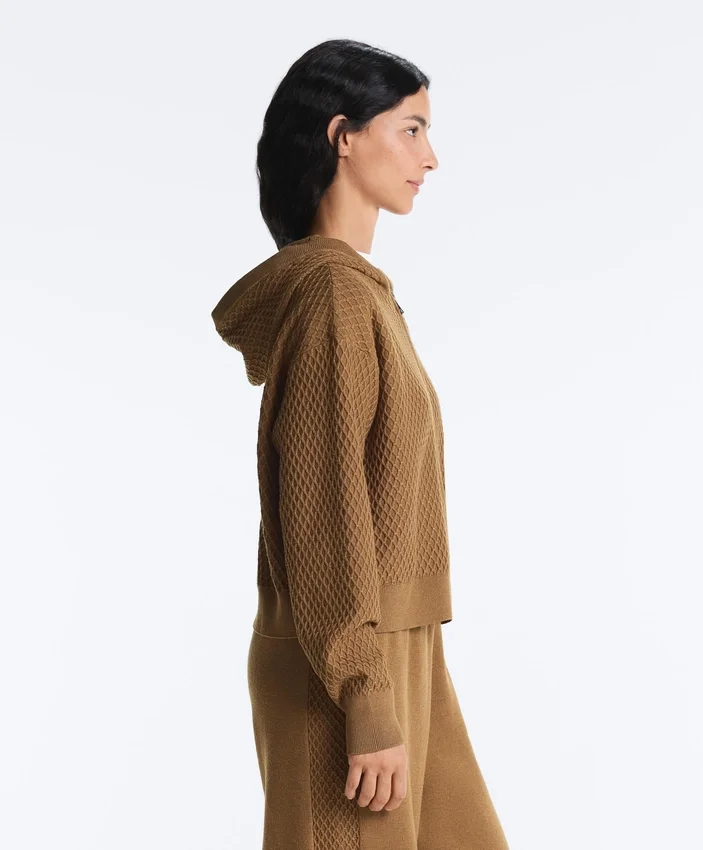 Chaqueta de punto estructurada con capucha Chaqueta de punto estructurada con capucha