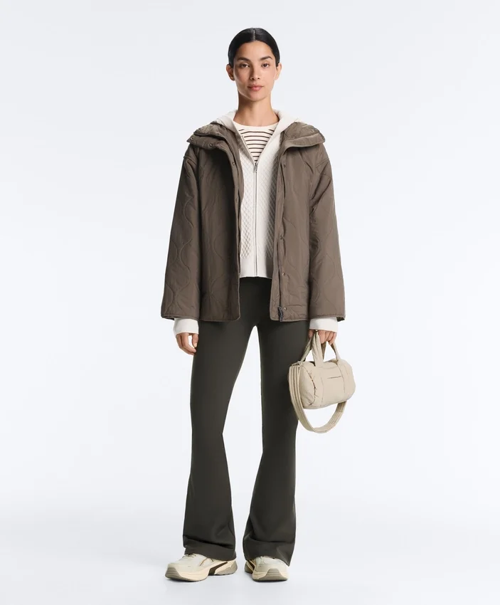 Chaqueta de punto estructurada con capucha Chaqueta de punto estructurada con capucha