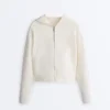 Chaqueta de punto estructurada con capucha Chaqueta de punto estructurada con capucha
