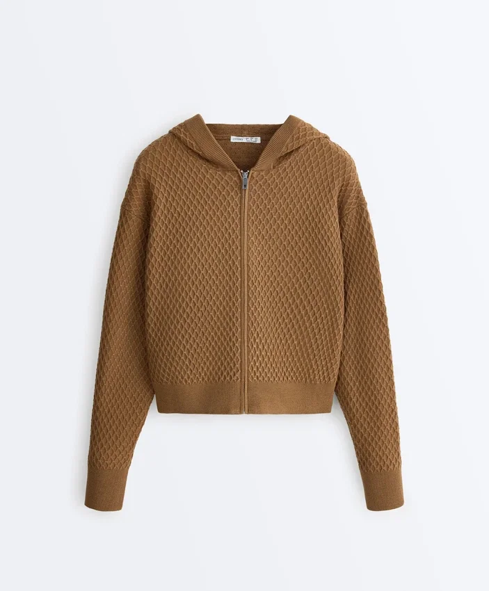 Chaqueta de punto estructurada con capucha Chaqueta de punto estructurada con capucha