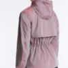 Chaqueta deportiva iridiscente