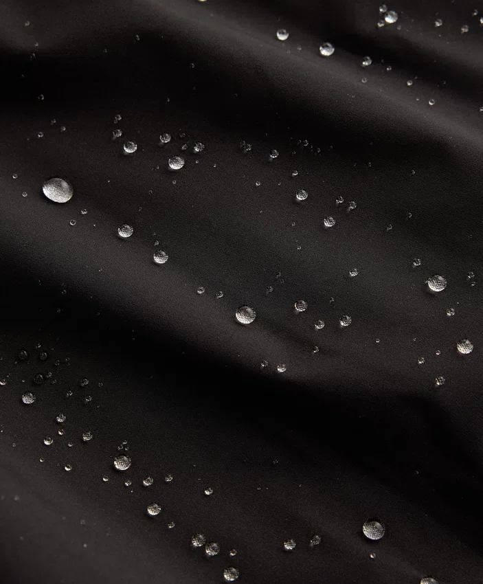 Chaqueta impermeable 10K superligera y compacta Chaqueta impermeable 10K superligera y compacta