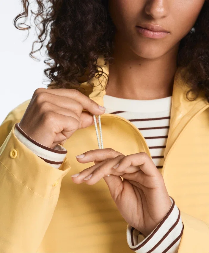 Chaqueta impermeable 10K superligera y compacta Chaqueta impermeable 10K superligera y compacta