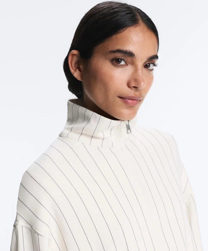 Chaqueta larga a rayas con cintura ajustable y modal Soft Touch Chaqueta larga a rayas con cintura ajustable y modal Soft Touch
