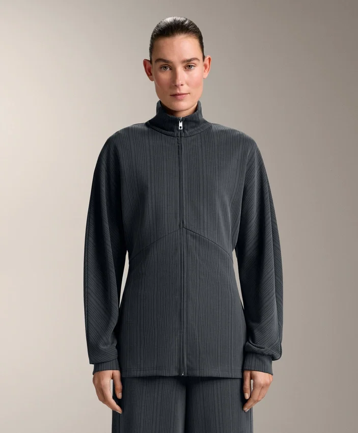 Chaqueta larga asimétrica a rayas con modal Chaqueta larga asimétrica a rayas con modal