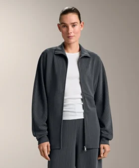 Chaqueta larga asimétrica a rayas con modal
