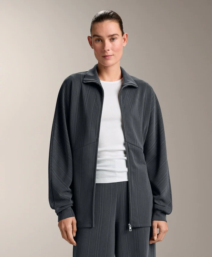 Chaqueta larga asimétrica a rayas con modal Chaqueta larga asimétrica a rayas con modal