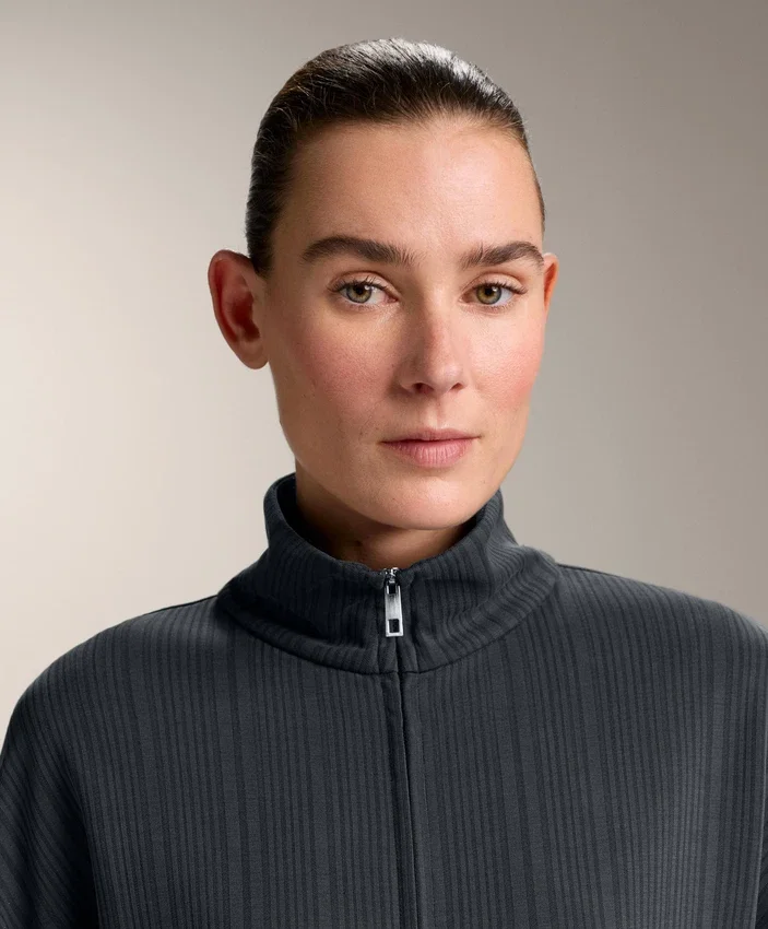 Chaqueta larga asimétrica a rayas con modal Chaqueta larga asimétrica a rayas con modal