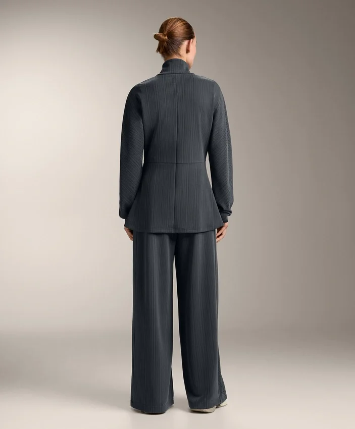 Chaqueta larga asimétrica a rayas con modal Chaqueta larga asimétrica a rayas con modal
