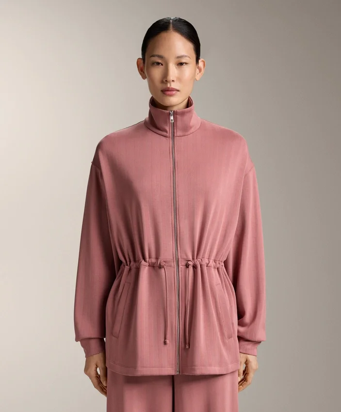 Chaqueta larga con cintura ajustable y textura a rayas Chaqueta larga con cintura ajustable y textura a rayas
