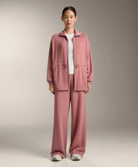 Chaqueta larga con cintura ajustable y textura a rayas