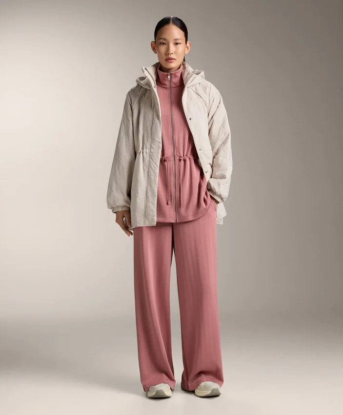 Chaqueta larga con cintura ajustable y textura a rayas Chaqueta larga con cintura ajustable y textura a rayas