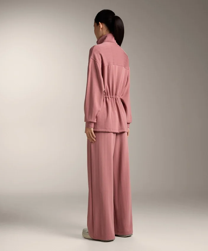 Chaqueta larga con cintura ajustable y textura a rayas Chaqueta larga con cintura ajustable y textura a rayas